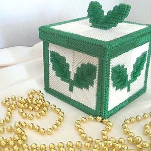 Hand Made Green Holly Leaf Trinket Box NWT